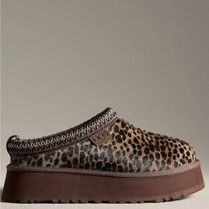 UGG Women's Brown Leopard Print Mules